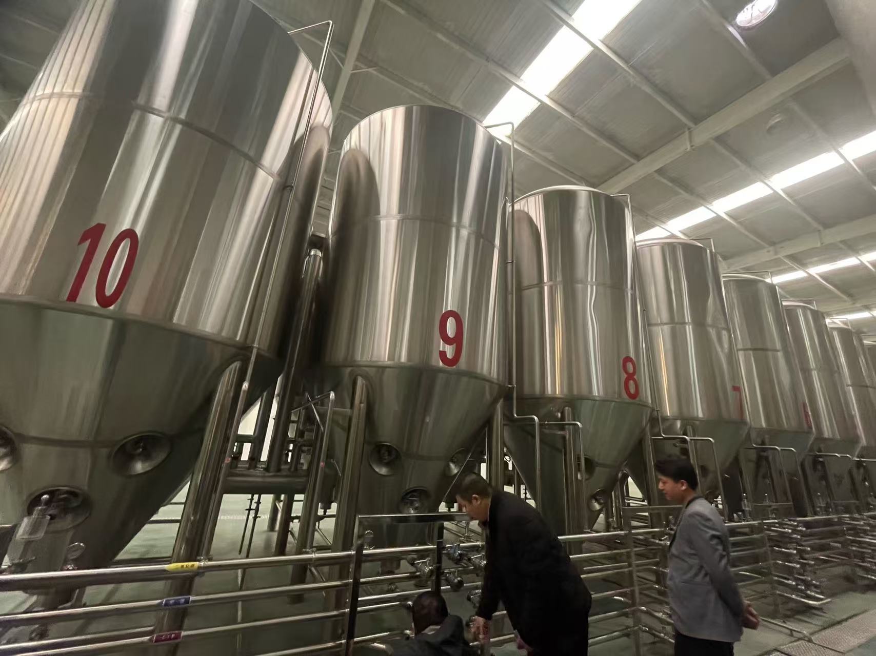 北辰精酿啤酒设备厂—平面布置、设备设计、制造、调试、培训等一条龙服务